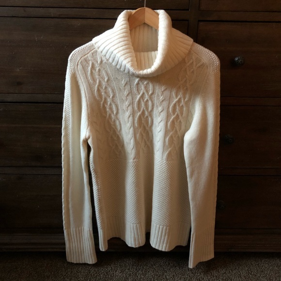 GAP Sweaters - GAP Knit Sweater - Size M